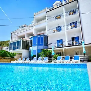 Bavaria Trogir 3* Сегет Доньи